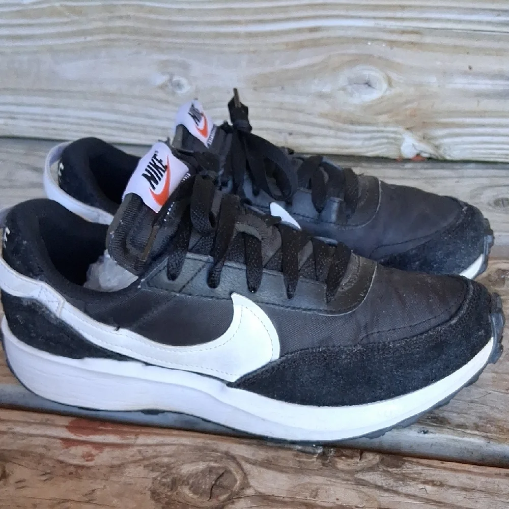 Nike Black and White Women's Sneakers